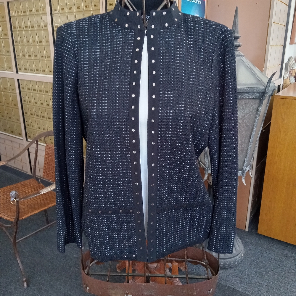 MISOOK Black and White Cardigan